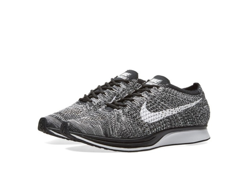 NIKE FLYKNIT RACER - Black & White