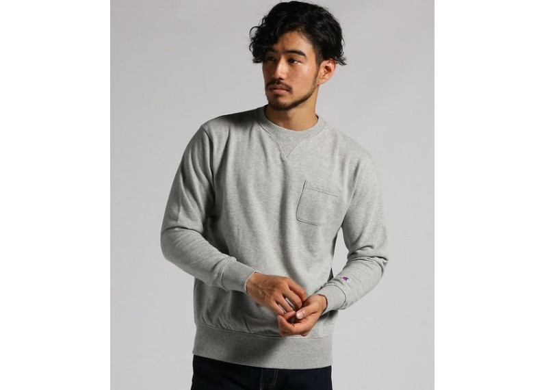 Sweat pullover with chest pocket