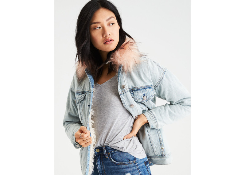 AE FAUX-FUR-COLLAR CLASSIC DENIM JACKET