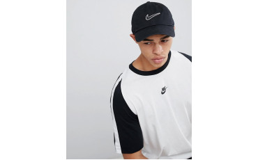 Nike Swoosh Cap In Black 