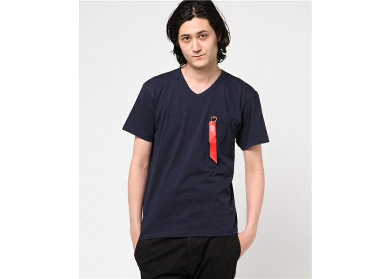 pocket V-neck T-shirt