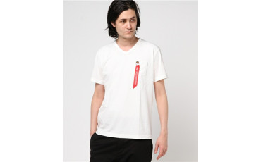 pocket V-neck T-shirt