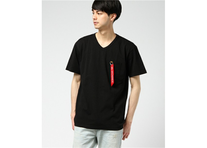 pocket V-neck T-shirt