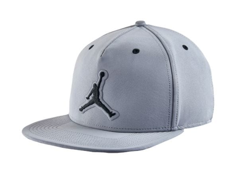 JORDAN RETRO 5 SNAPBACK CAP - Reflective Silver/Black