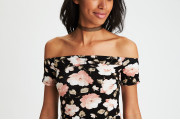 AEO SOFT & SEXY OFF-THE-SHOULDER T-SHIRT - Floral